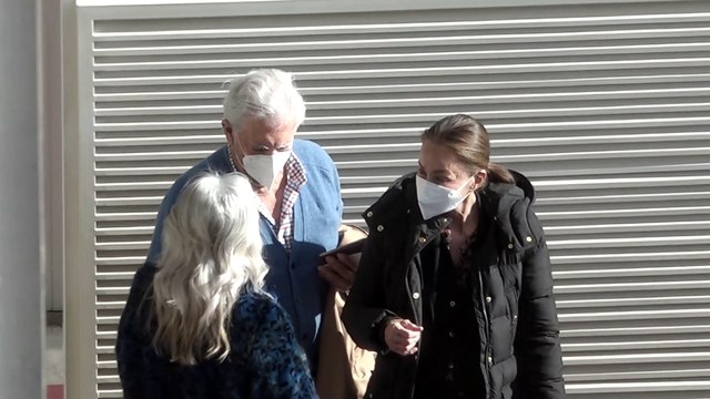 Primeras imágenes de Isabel Preysler y Mario Vargas Llosa aterrizando desde Miami