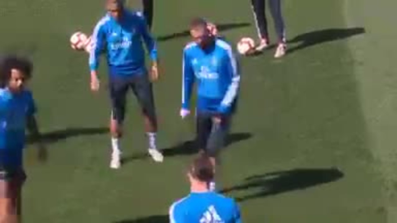 Real Madrid - Zidane : ''L'une des plus belles saisons de Benzema"