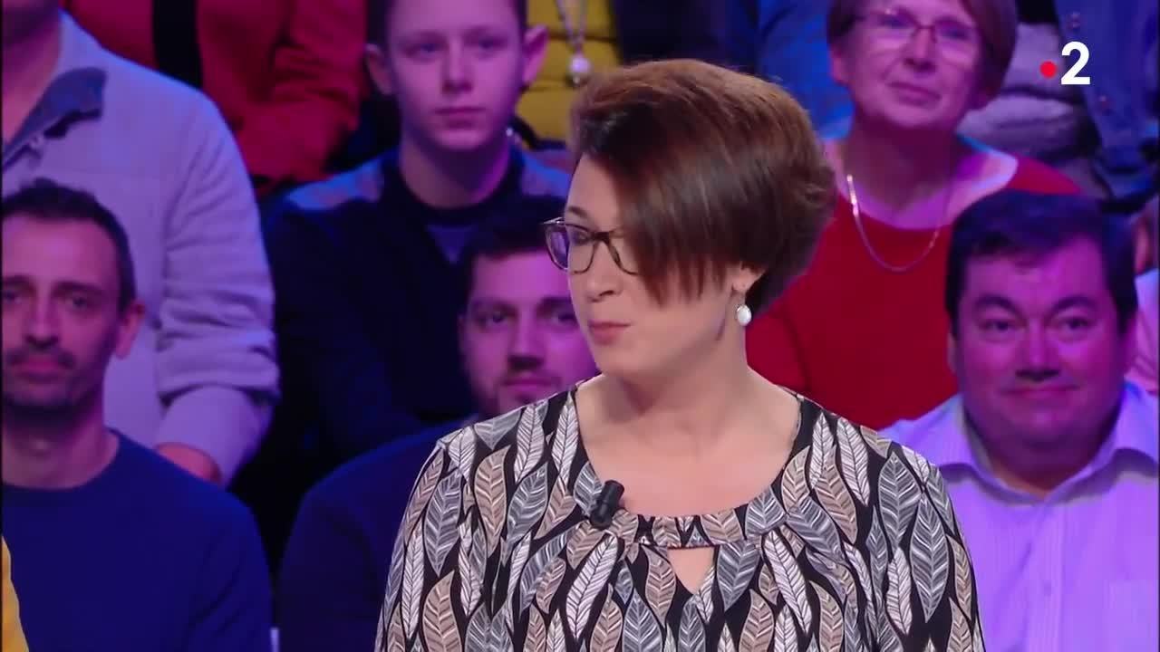 TEL - Nagui se moque de la coiffure d'une candidate de Tout le monde veut prendre sa place