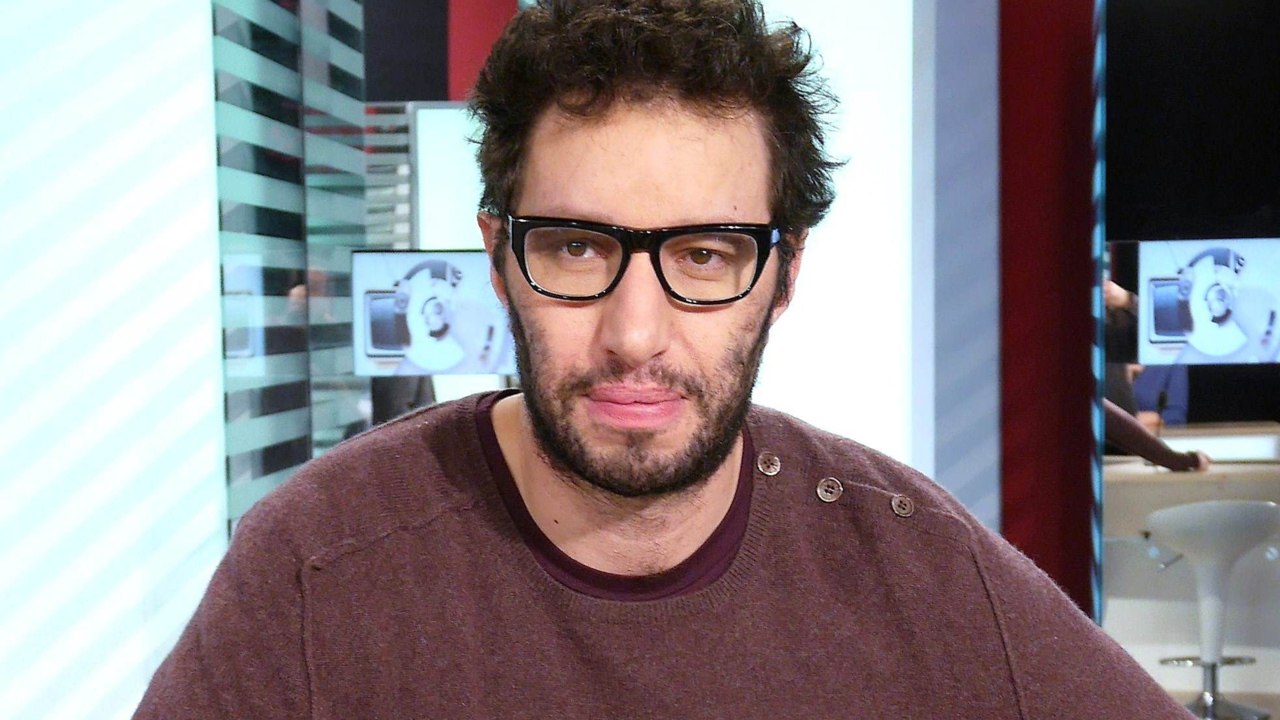 Malade pendant la matinale de NRJ, Manu Lévy quitte précipitamment l'antenne en plein direct