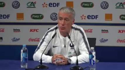 Bleus - Deschamps : "Le poste d'arrière latéral est peu considéré"