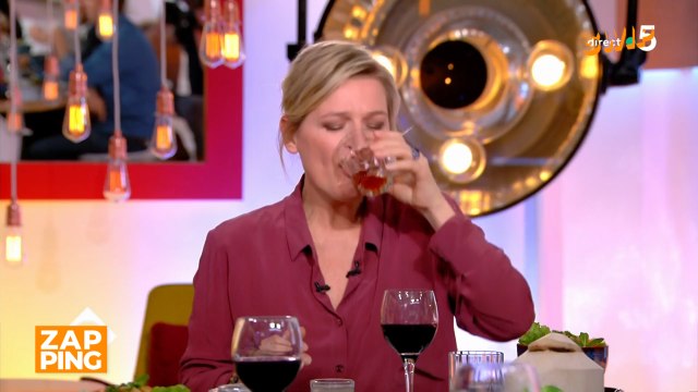 Anne-Elisabeth Lemoine boit cul-sec un verre de rhum face à JoeyStarr et peine à finir l'émission