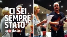 Pino Daniele, il video inedito di Emma Marrone nel duetto di Je so' pazzo: 