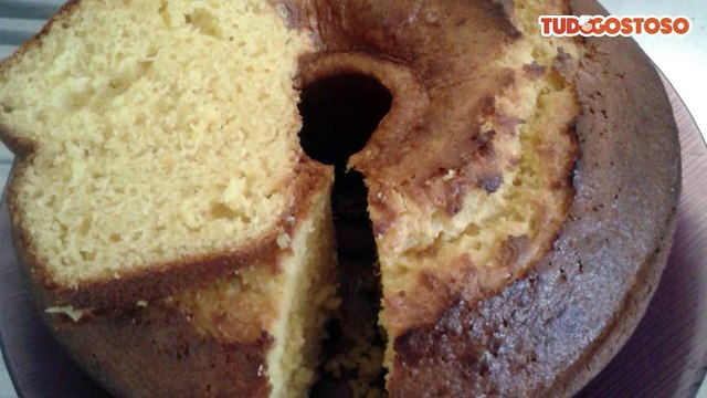 Bolo de milho com leite condensado