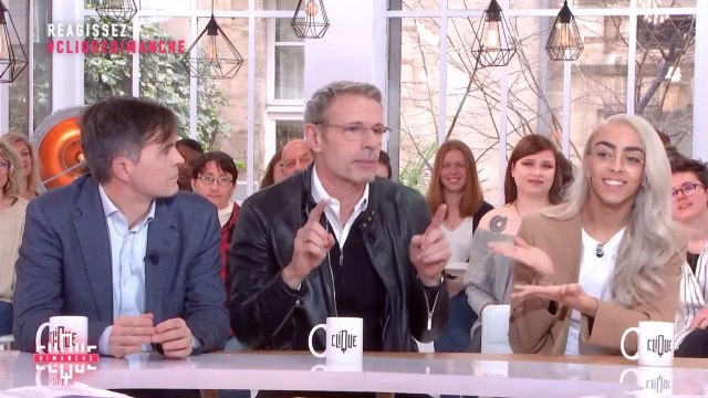 Lambert Wilson parle de son point commun avec Bilal Hassani dans Clique dimanche