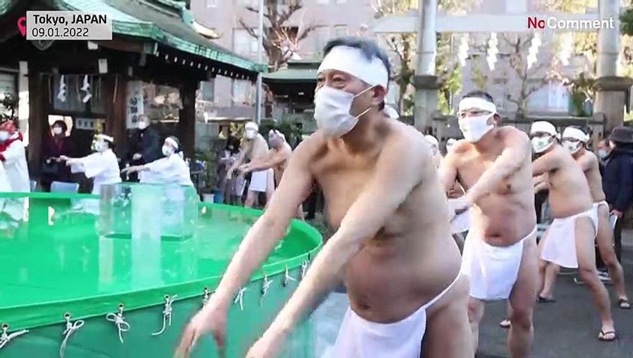 Tokio: Eiskaltes Wasser reinigt die Seele