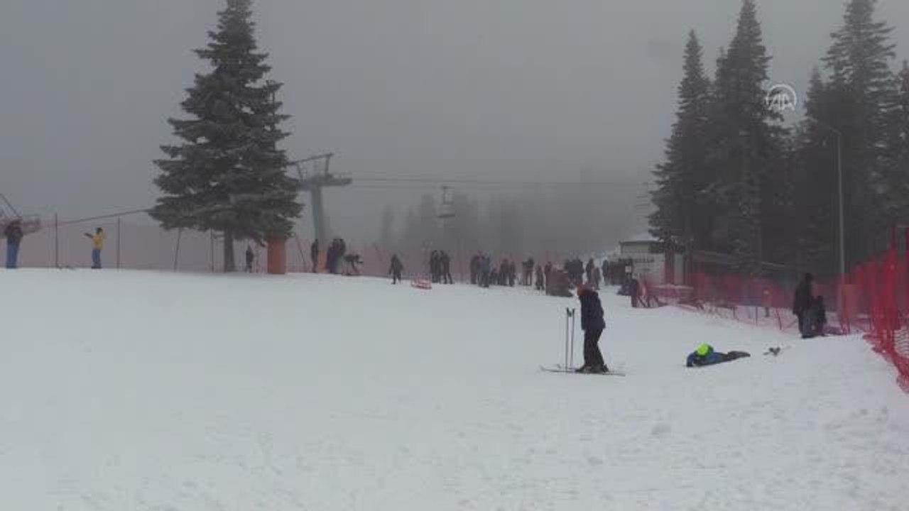 KASTAMONU - Ilgaz Dağı Kayak Merkezi'nde hafta sonu yoğunluğu