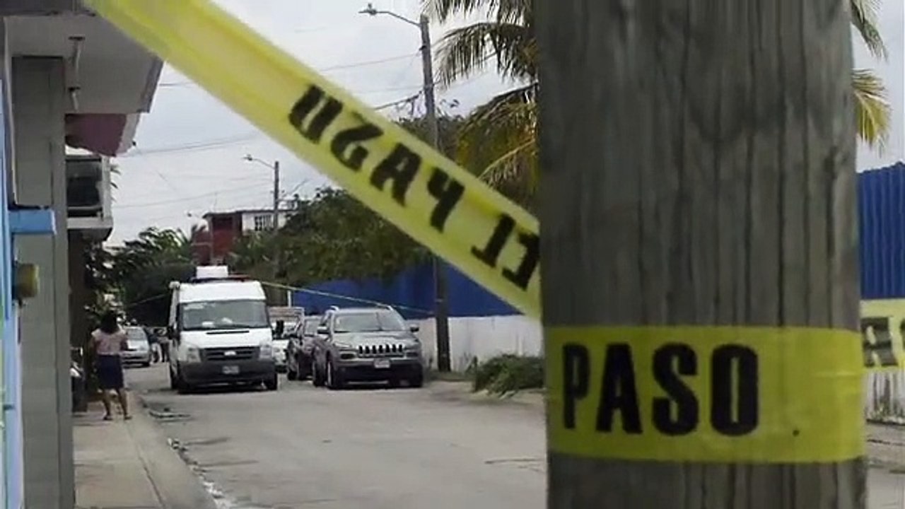 ASESINAN a OTRO SUJETO a un costado de una universidad al poniente de COATZACOALCOS