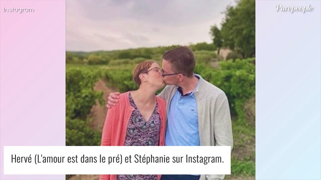 Hervé (L'amour est dans le pré) se filme en utilisant l'étonnant jouet offert par Stéphanie