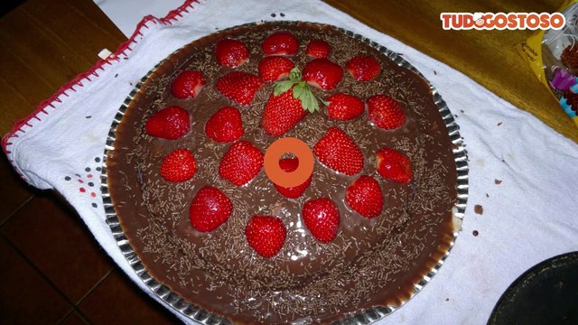 Bolo de chocolate com morango