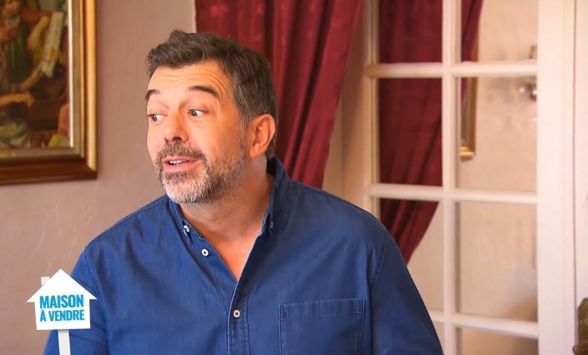 Maison à vendre : tableaux de maître, lustres en cristal... Stéphane Plaza éberlué devant la décoration d'une maison !