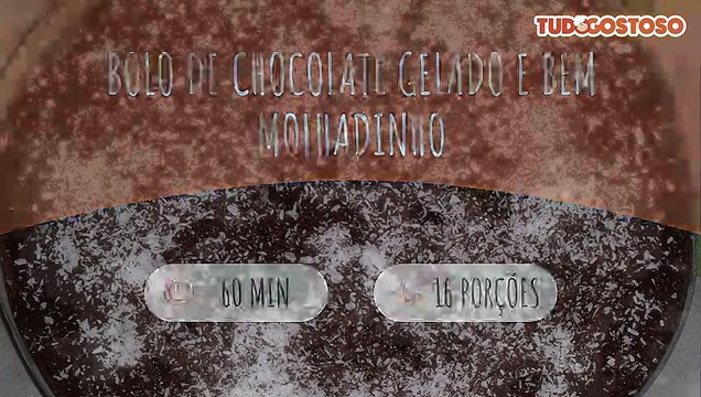 Bolo de chocolate gelado e bem molhadinho