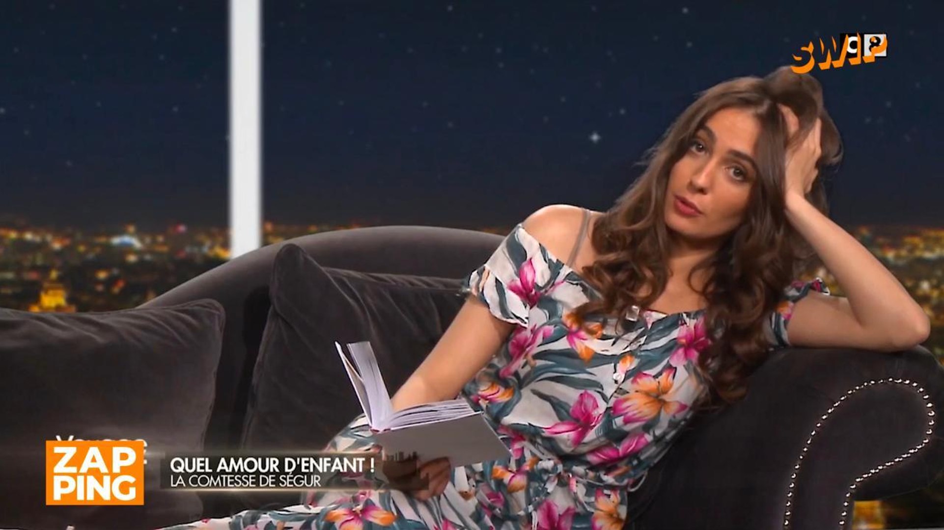 Sexy Voyage Au Bout De La Nuit Gros moment de solitude pour cette lectrice de Voyage au bout de la nuit...  Le Zapping insomniaque - Vidéo Dailymotion