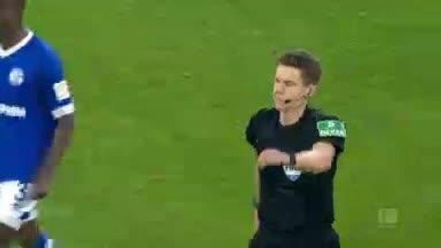 14e j. - Toujours leader, Dortmund remporte le derby de la Ruhr à Schalke