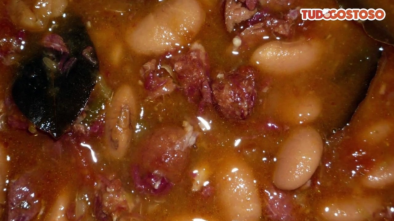 Feijão branco com carne seca (charque)