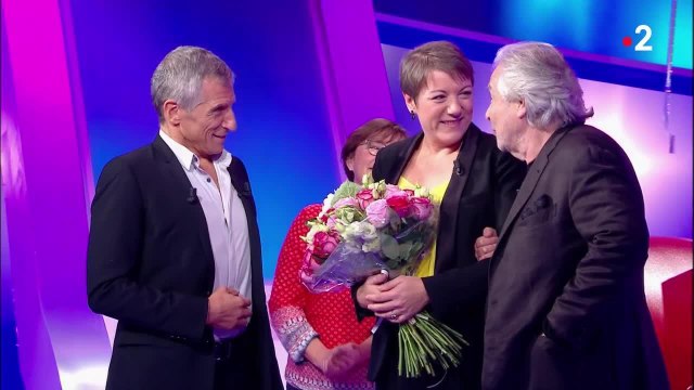 Fan de Marie-Christine, Pierre Arditi déboule sur le plateau de Tout le monde veut prendre sa place pour la féliciter après sa 200e victoire