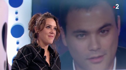 Zaz lance "Tu veux un câlin ?" à Charles Consigny, la réponse du sniper d'ONPC va vous surprendre
