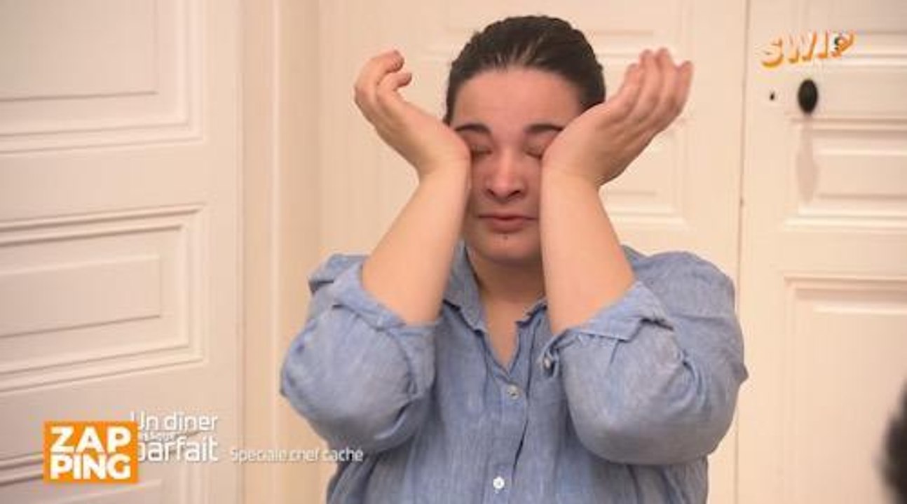 Émus par la qualité du dîner de cette chef, les convives d'Un dîner presque parfait fondent tous en larmes... et la chef aussi