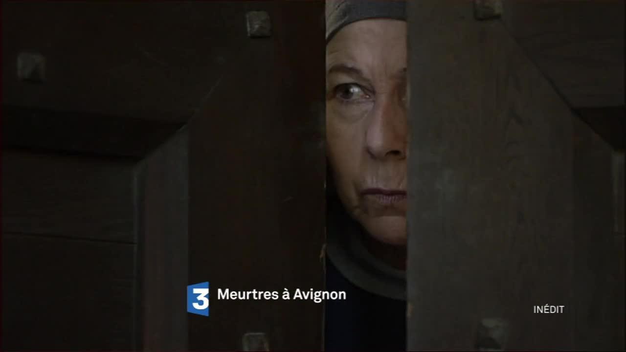 Meurtres à Avignon