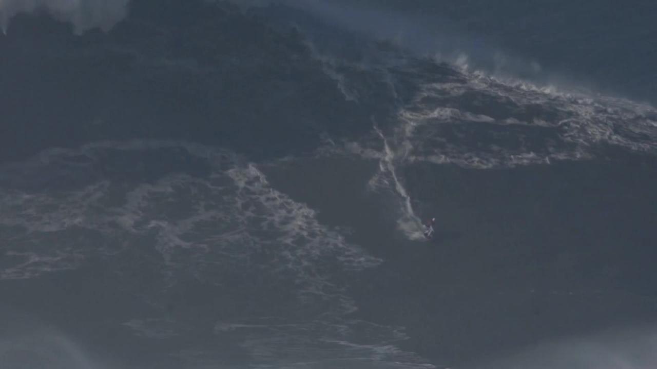 Surf - La plus grosse vague jamais surfée par une femme