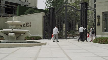 Archi-Faux (Arte) : un promoteur immobilier chinois dévoile une copie de la Tour Eiffel !