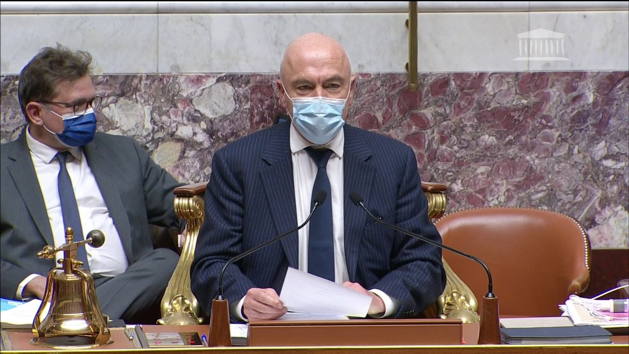 Pass vaccinal: la sortie d'Emmanuel Macron sur les non-vaccinés entraîne une nouvelle suspension de séance à l'Assemblée