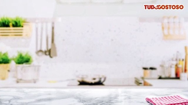 Macarrão ao molho de linguiça fresca