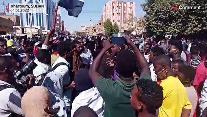 فيديو: آلاف السودانيين يتظاهرون من جديد ضد الحكم العسكري