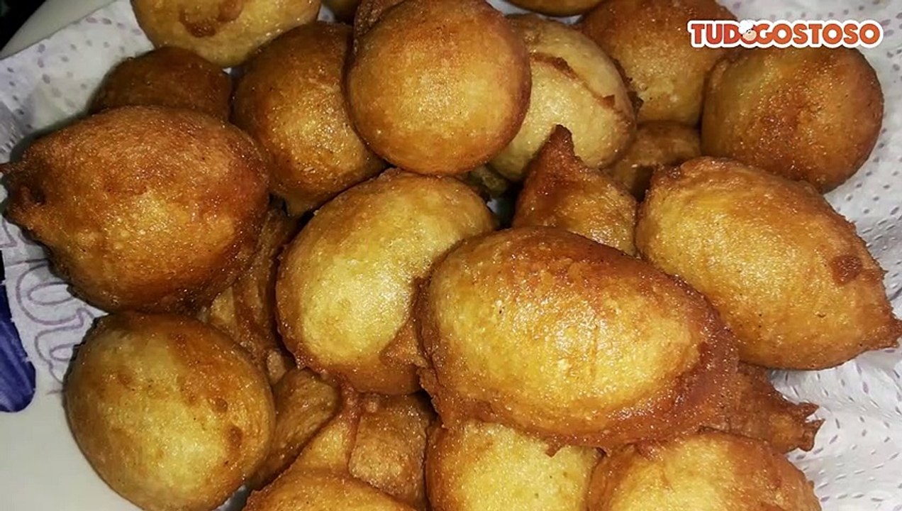Bolinho de chuva muito simples e gostoso