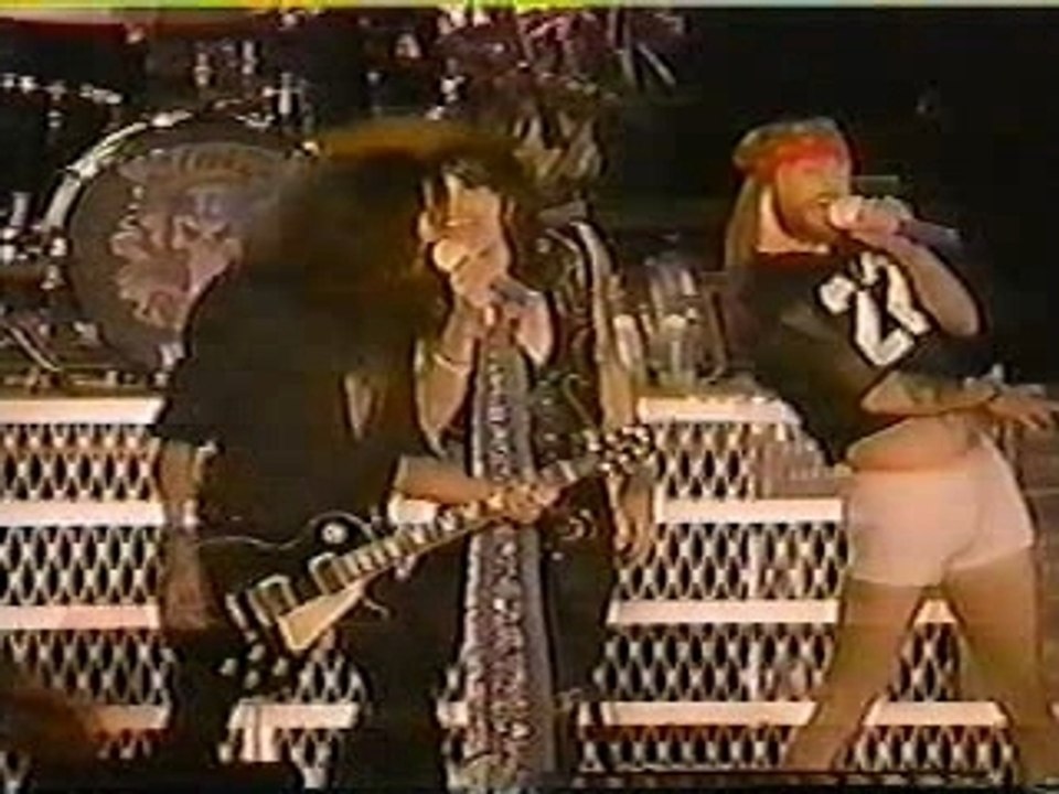 Aerosmith and Guns 'N Roses - Mama Kin (live in Paris 1992)
