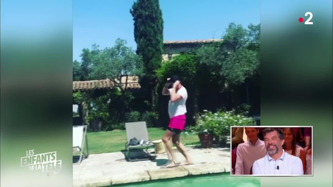 Stéphane Plaza : son plongeon totalement raté dans la piscine de Karine Le Marchand dévoilé aux Enfants de la télé