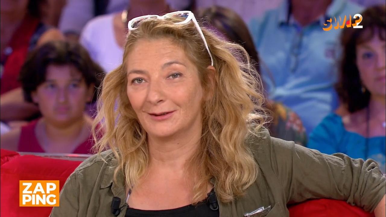 Corinne Masiero enchaîne les allusions sexuelles dans Vivement Dimanche