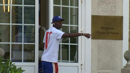 Bleus - L'arrivée des joueurs à Clairefontaine