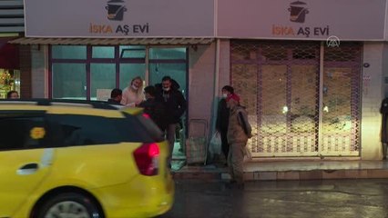 Aşevi kurarak günde 300 kişiyi doyuran iki esnaf barınma evi için kolları sıvadı