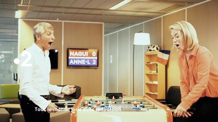 Tout le monde joue avec le football