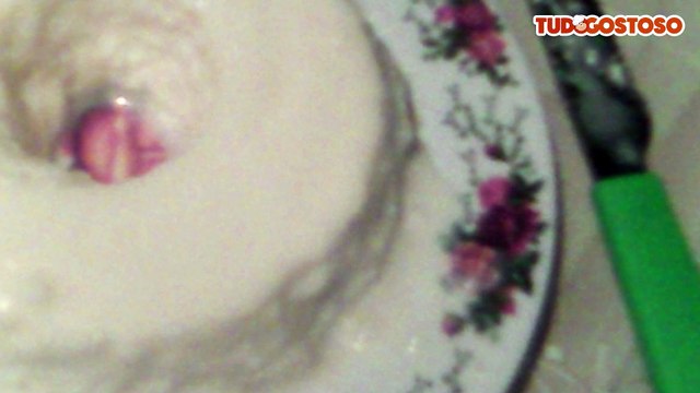 Pudim de leite condensado e creme de leite