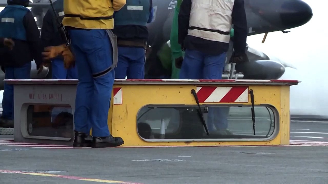 Arromanches décollages et appontages à bord du Charles de Gaulle