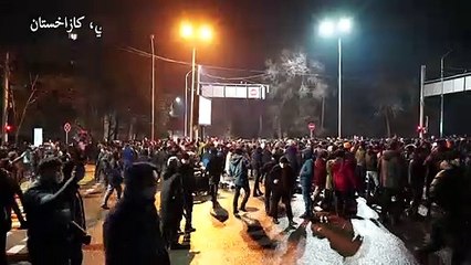 رئيس كازاخستان يقيل الحكومة ويعلن حالة الطوارئ