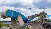 Nei Paesi Bassi c'è un ponte mobile che sembra un enorme giocattolo