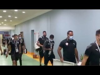 وصول لاعبي الزمالك وسموحة إلى ستاد برج العرب