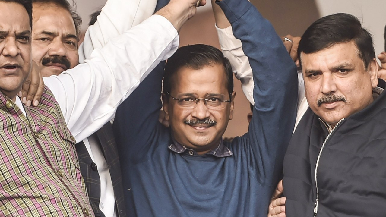 CM Kejriwal seen without mask in election programs