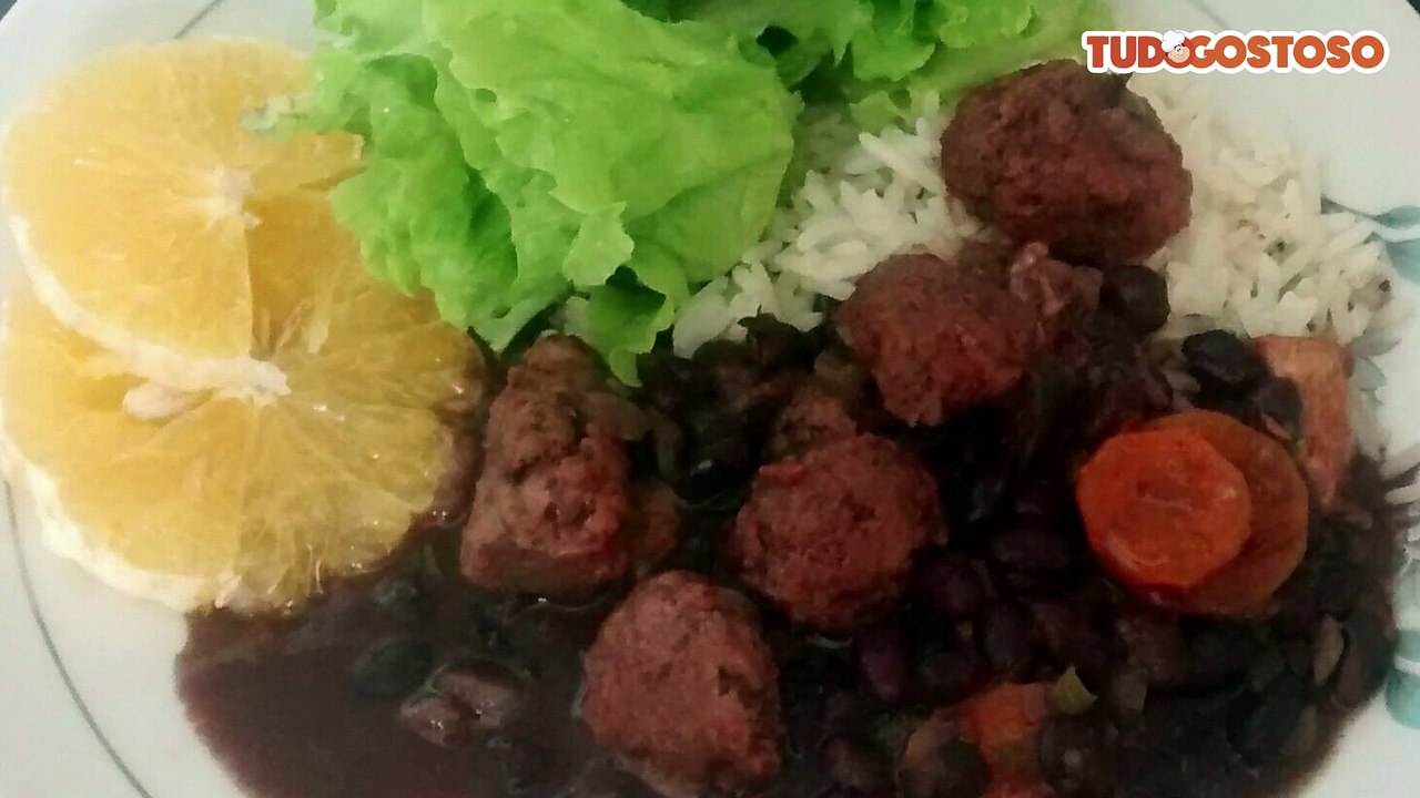 Feijoada vegetariana saborosa