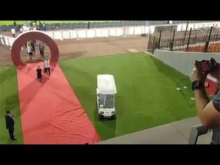 خروج كهربا من ملعب ستاد القاهرة بسبب الإصابة