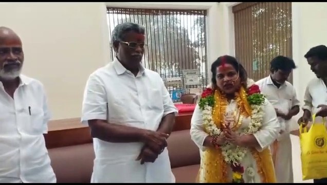 ரூ 5 லட்சம், 60 பவுன் நகை மோசடி.. பிரளயம் வரும்னு சொன்ன மாடர்ன் பெண் சாமியார் ஸ்ரீபவித்ரா கைது