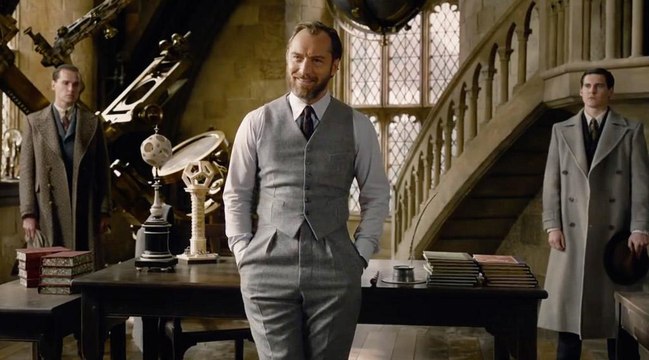Les Animaux Fantastiques 2 : retour à Poudlard et rencontre avec Albus Dumbledore (jeune !) dans la première bande-annonce !