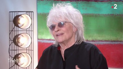 Catherine Lara encense Johnny Hallyday mais trouve "pathétique" qu'on se mêle de sa succession