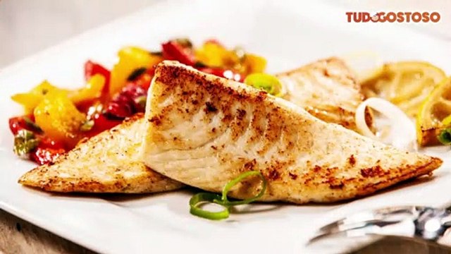 Filé de tilápia assada com legumes