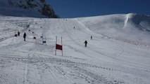 Hakkari ve Van Alp Disiplini Kayak İl Birinciliği Yarışması, Hakkari'de yapıldı