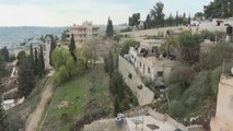 İsrail güçleri Filistinlilere ait evi ruhsatsız olduğu gerekçesiyle yıktı