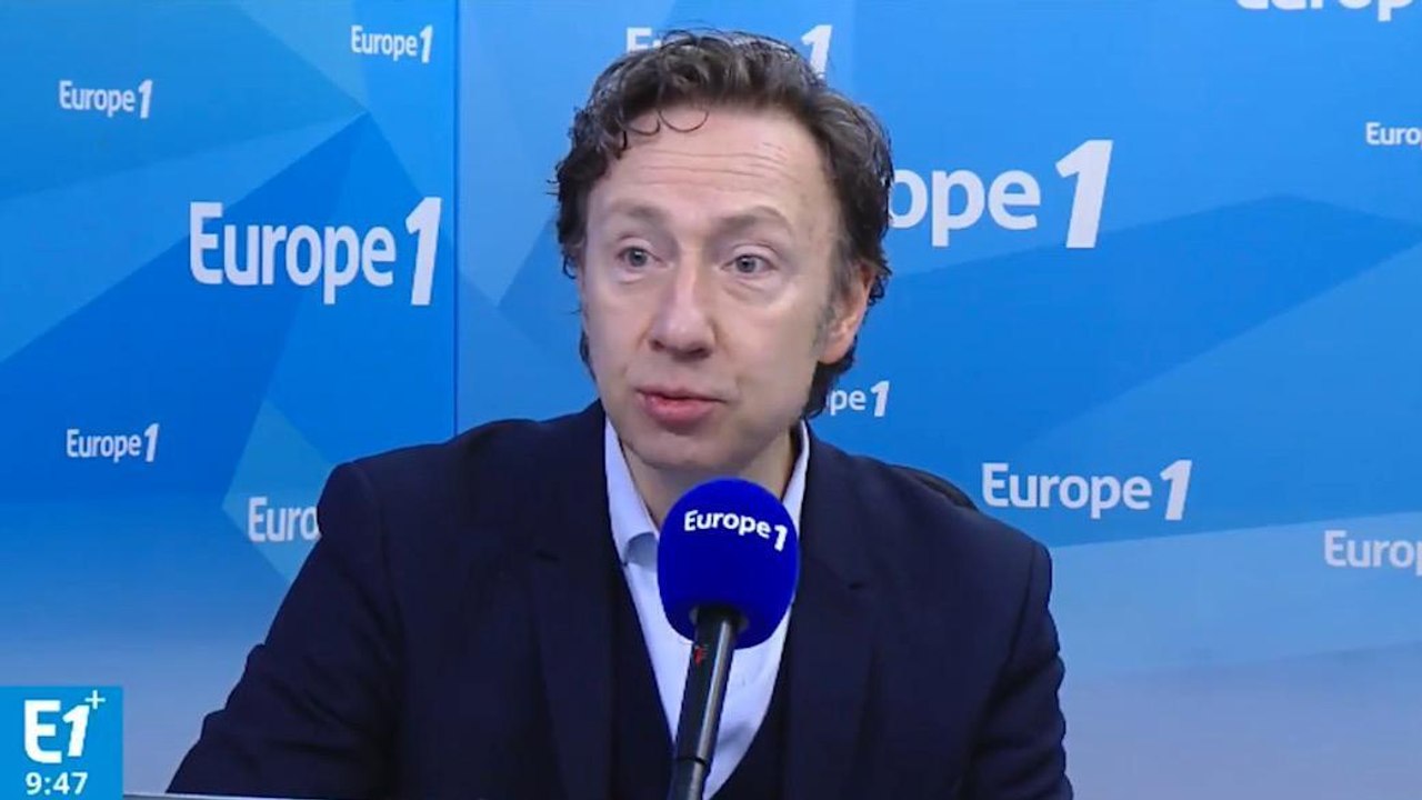 "Je suis payé comme un technicien" : les confidences de Stéphane Bern dans Village Médias